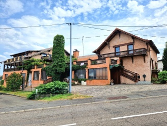 Vente  SECTEUR SARREGUEMINES immeuble 26 pieces, 600m2 habitables, a SECTEUR SARREGUEMINES